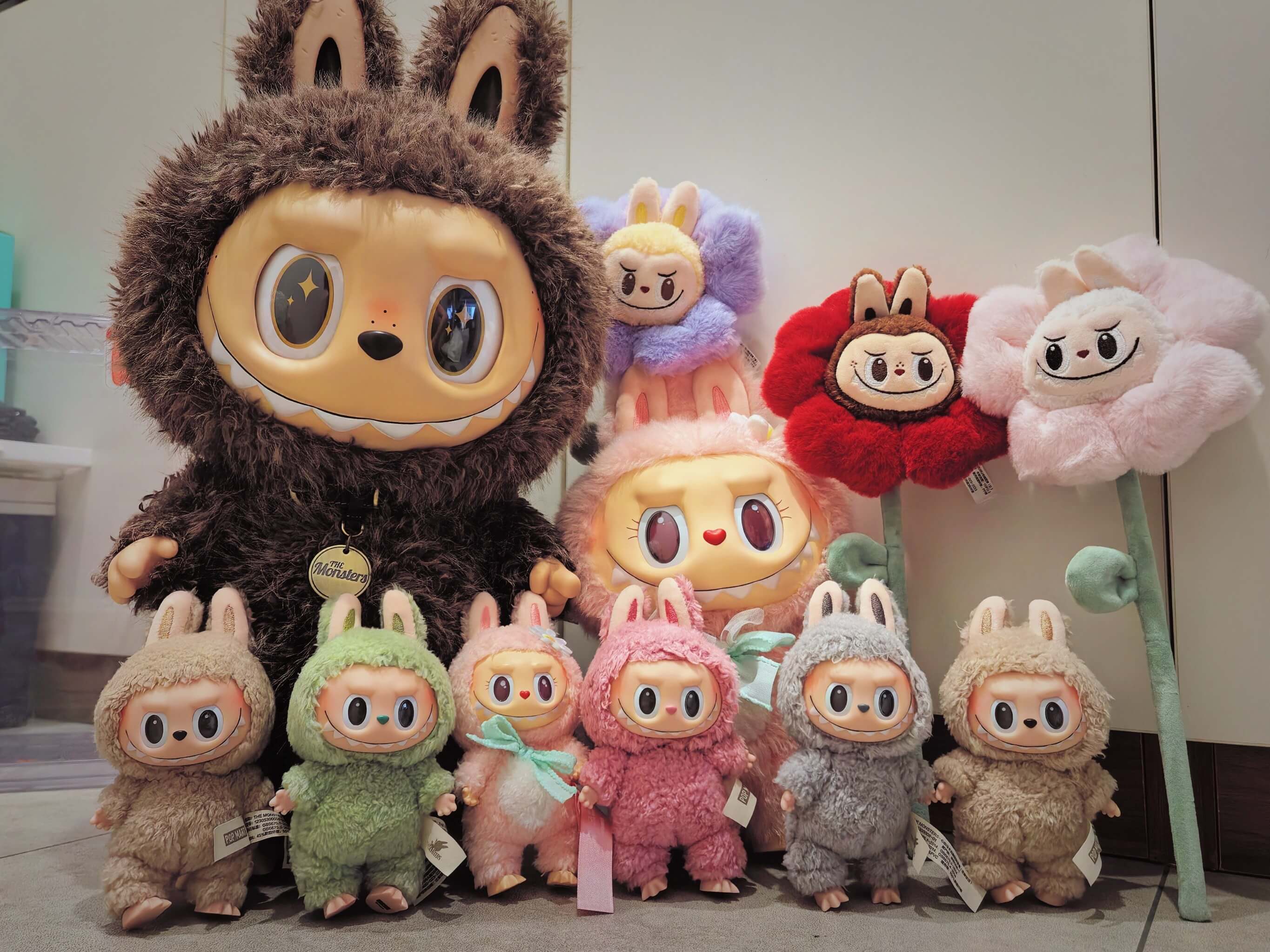 從 Kaws 到 Labubu：媒介視角下的潮玩與青年文化變遷